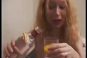 Fiatal biszexuális apalanyaporno nők meghívtak egy kövér farkat anális kibaszásra.