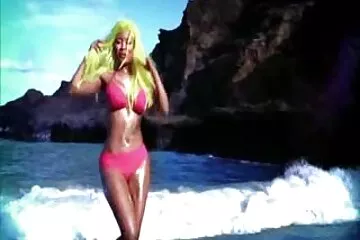 Csinos nő gólt lőtt egy srácra, apa lánya sex video miután találkozott a régi kurva.