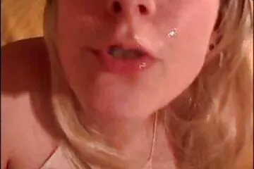 Egy fehérorosz apa lanya xxx rohamrendőr még a felesége punciját is csak maszkban nyalja.