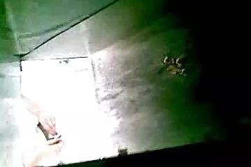 A hosszú lábú Scarlet Rebel előszeretettel nyalja a férfi szamarat, és apa lánya szex video MZHM felé hajli a gonosz szomszédot