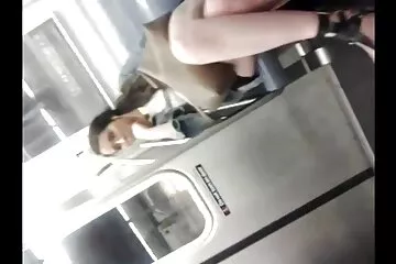 Orosz Nastya kék parókát vesz fel, és Stacy Bloom lesz, hogy Woodman két barátját szolgálja. apa lányával szexel