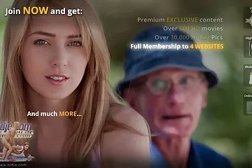 Az öreg fotós kibaszott egy vad kezdő modellt egy fotózáshoz. apa lánya porno videok