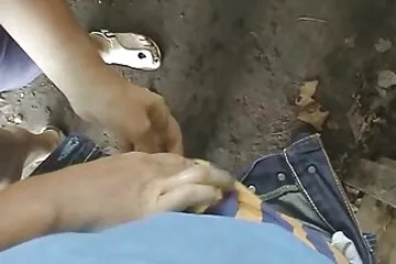 Busty teniszező remegő mellekkel zavarta el apa lánya xxx partnere figyelmét, amiért megbüntették.