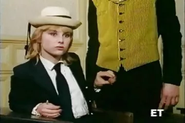 A mosolygó oroszlán sokat tud apalányasex a kicsapongásról.