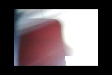 Egy apalanyaporno érett, nagy farka férfi sikoltozásra késztette a szőkét anális szex közben.