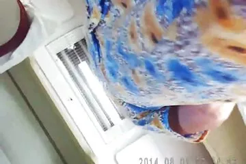 Szivárgást javítok egy tizennyolc éves, ártatlan arcú szomszédnak. apa lánya sexfilmek