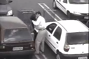 A srác apa lánya szex video fuvart adott egy ázsiai lánynak, és egyúttal az autóba b*szta.