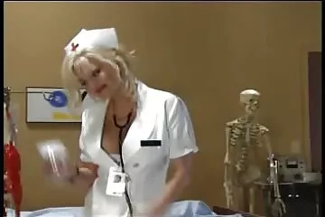 Elbaszott apa lanyasex mellbimbó szar.